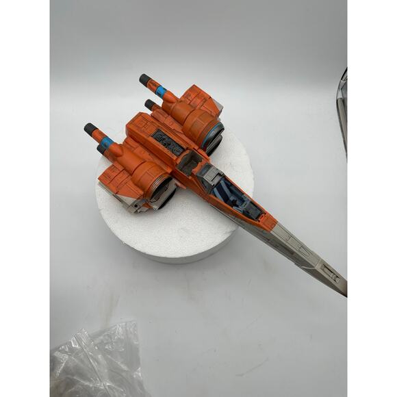 VINTAGE Hasbro Star Wars Poe Dameron's X-Wing Fighter Collectible Rise Skywalker - Picture 1 of 11
